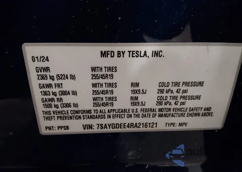 2024 Tesla Model Y Long Range Dual Motor All-Wheel Drive z USA, uszkodzony, nr VIN 7SAYGDEE4RA216121
